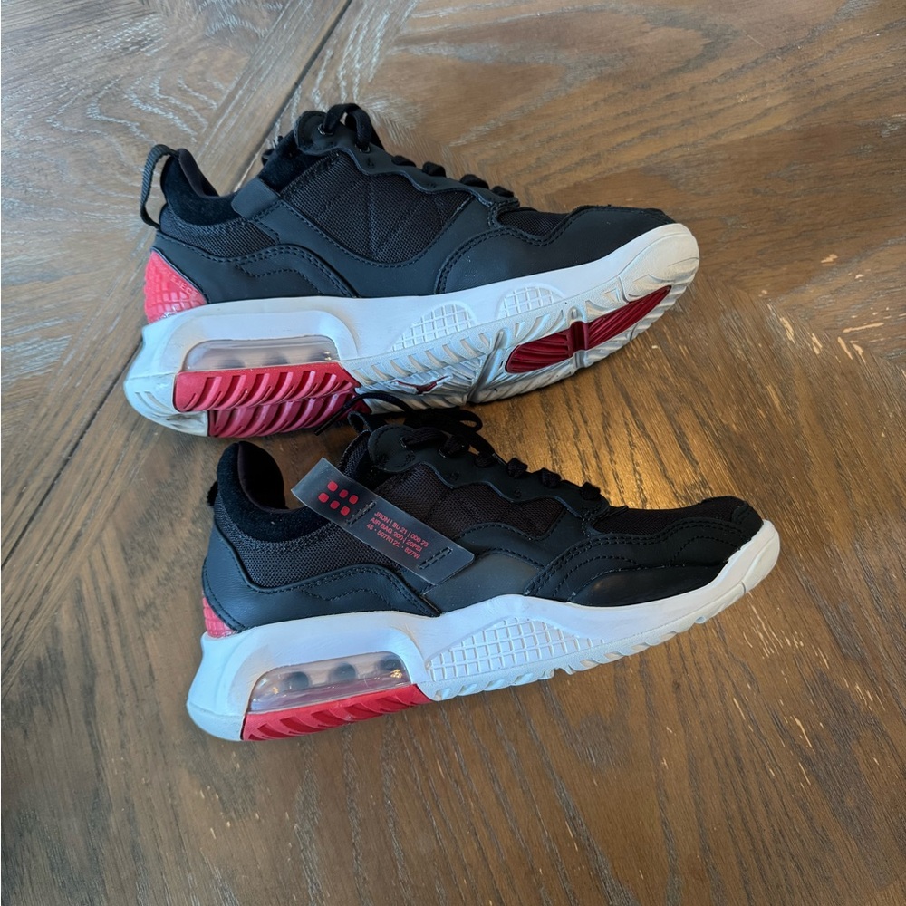 Stylish Black and Red Men's Sneakers
